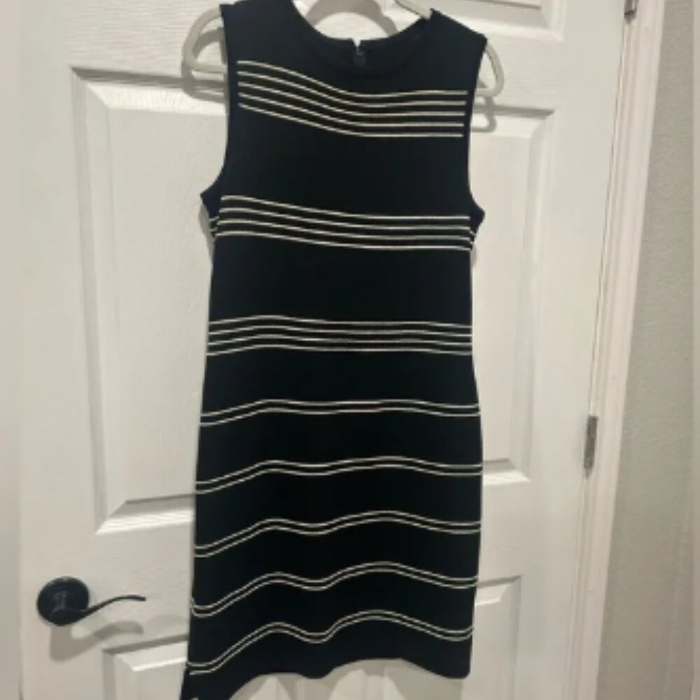 St. John Collection Dress, Black & White Sleeveless Size 8 Designer Dress